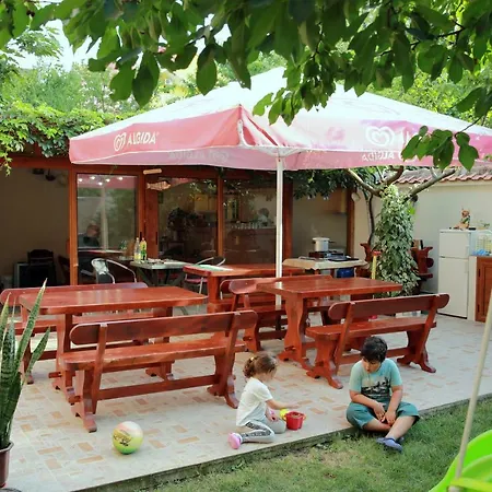 Ivanovi Pensionat 3*